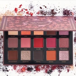 Ace Beaute eyeshadow palette